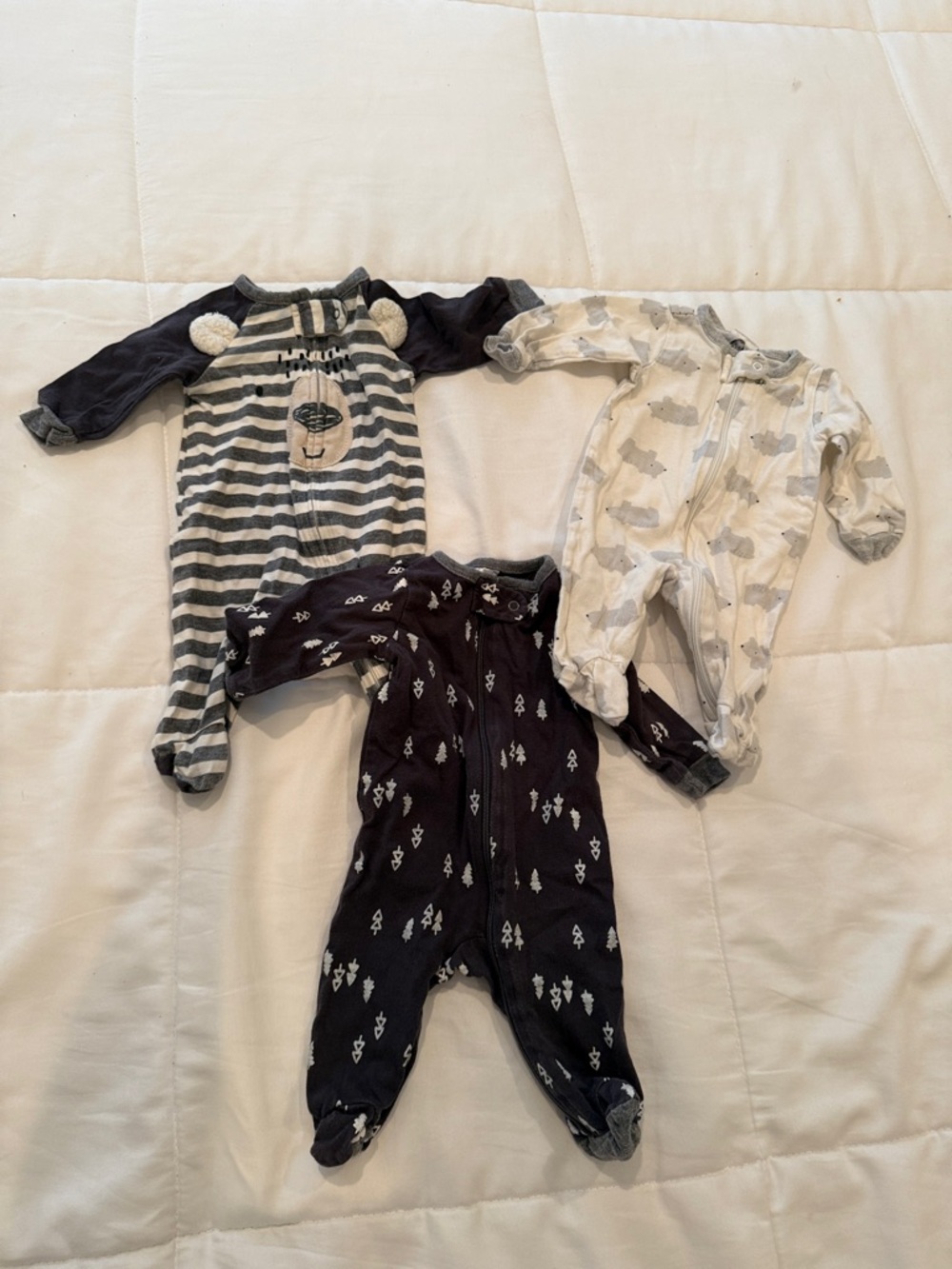 4 gerber newborn baby  One-Piece Footed Pajamas - Gray, Navy, White bears trees